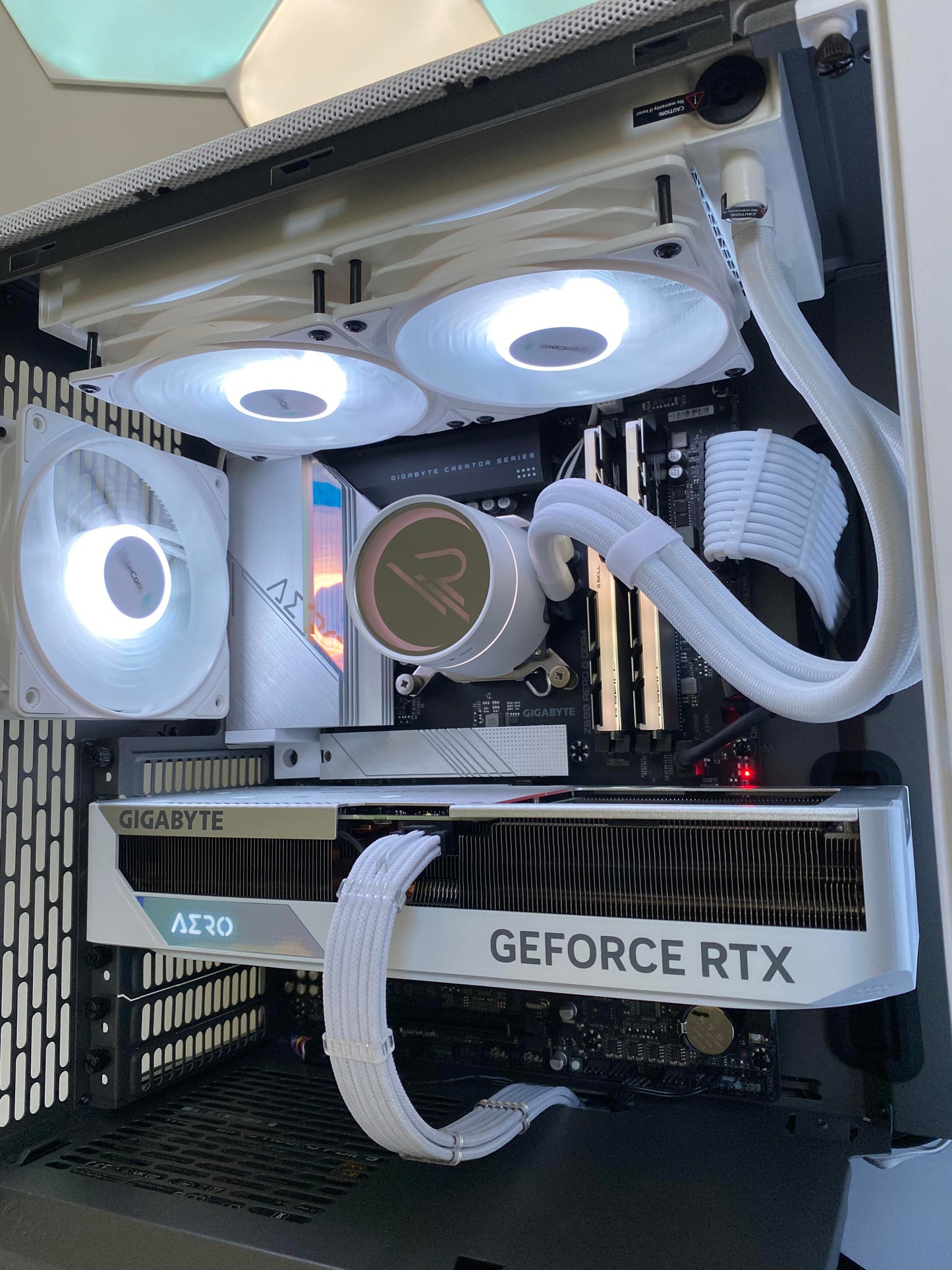 Elegant - N  ( RTX 4070ti )