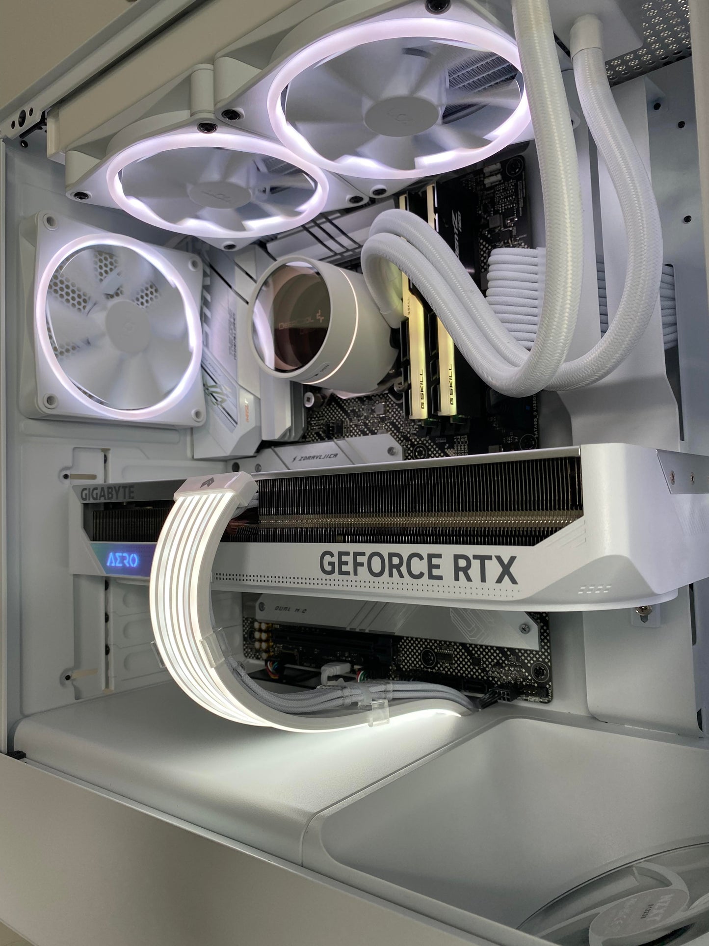 The Elegant ( RTX 4070ti)